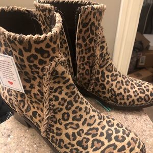 Very Volatile leopard booties